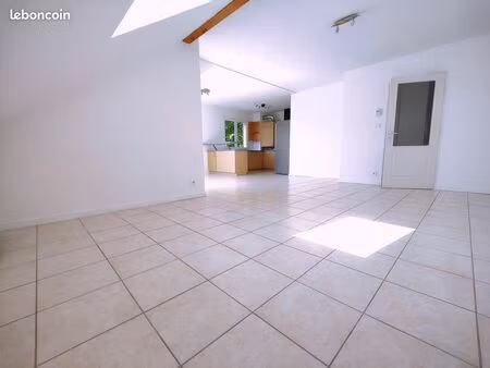 appartement t4 lumineux et au calme de 80m2