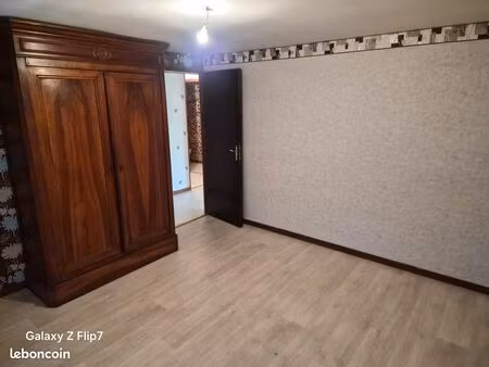 apparemment 3 chambres