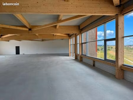 bureaux 441 m² louvres