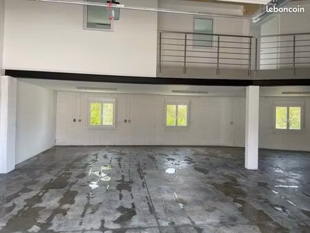 local artisanal ou dépôt   plateau de 230 m2