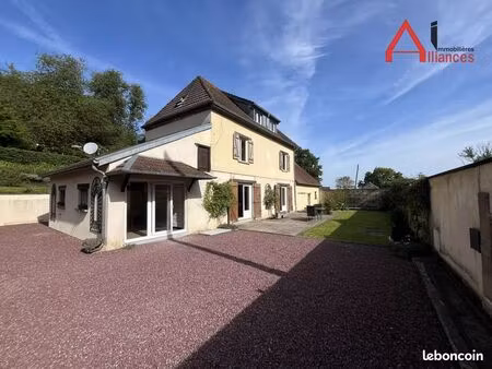 propriété 4 pièces 146 m²