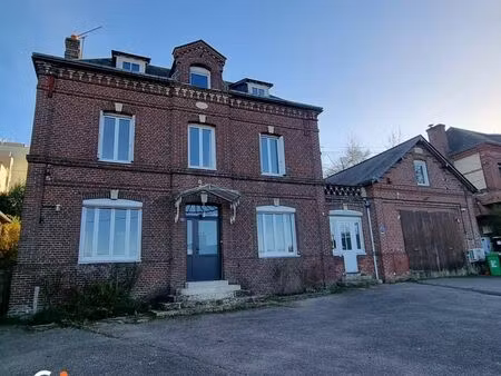 maison 9 pièces 180 m²