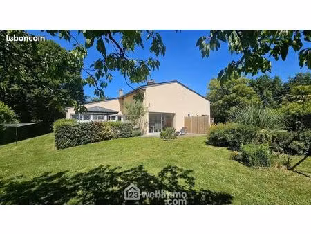 maison 6 pièces 166 m²