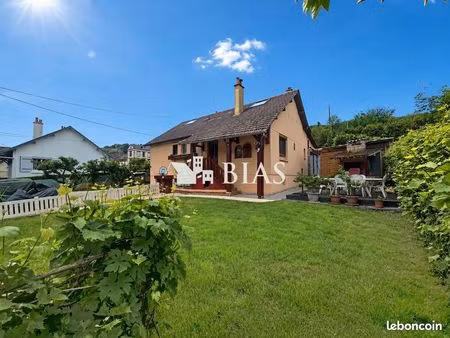 maison 7 pièces 148 m²