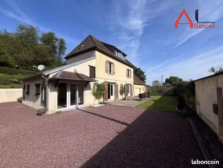 propriété 4 pièces 146 m²