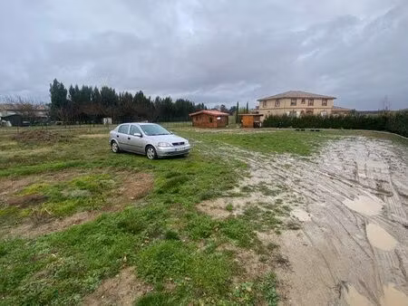 terrain 1086 m2 viabilise+cabane