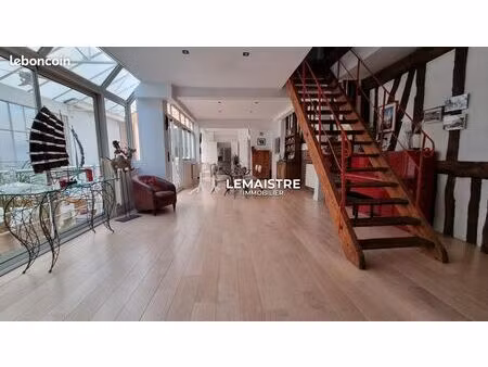 loft/atelier/surface 6 pièces 179 m²