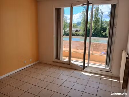 appartement t2 quai schweitzer non meublé 520 (c.c.)