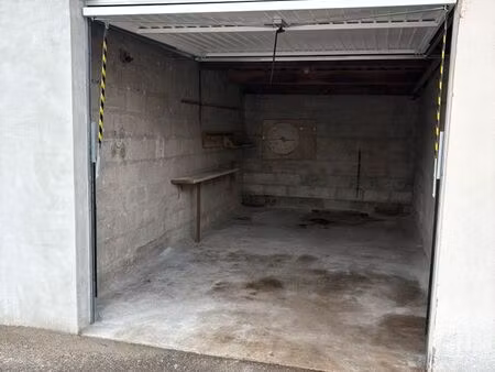garage albertville