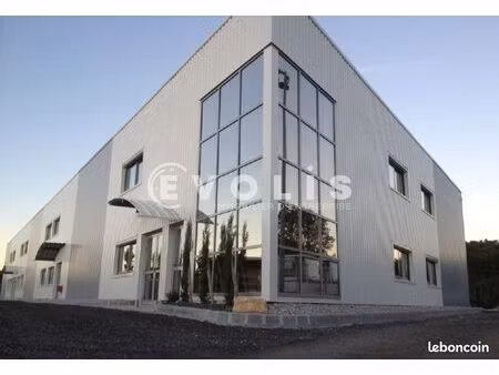 local d'activité 920 m²