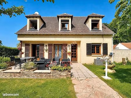maison 10 pièces 210 m²