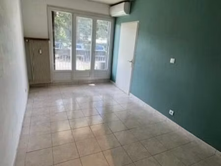 pièce à louer 11m2