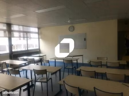 bureau 300 m²