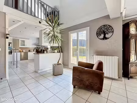 maison 6 pièces 150 m²