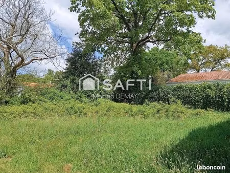 terrain 410 m² martinet