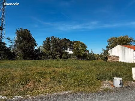 terrain 469 m² la barre de monts