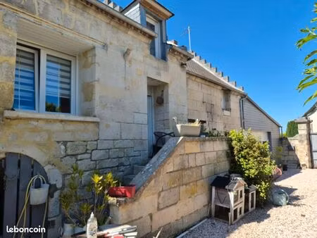 maison familiale en pierre de 160 m² sur parcelle de 680 m²
