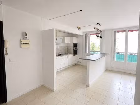 appartement 3 pièces de 64 34 m² avec balcon et parking