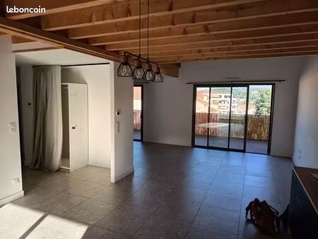 location t4 duplex proche centre-ville avec 2 extérieurs et parking