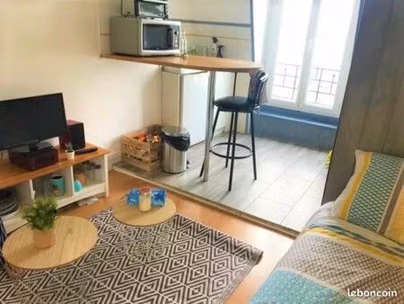beau studio refait à neuf