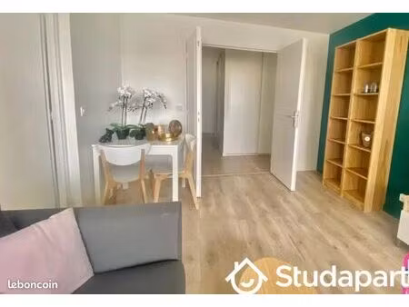 chambre 1 pièce 12 m²