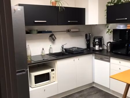 tout inclus : bureau indépendant dans colocation