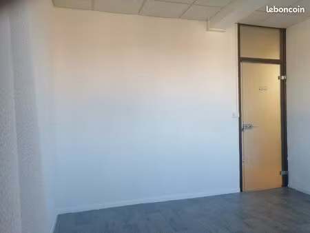 bureau 14 5 m² – calme  climatisé – métro mermoz