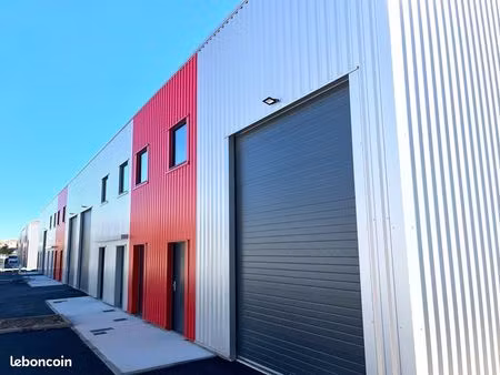 vends local d’activité 180m2