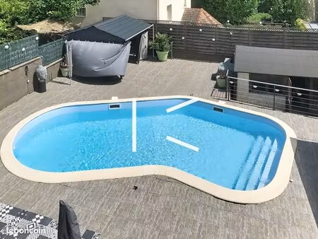 propriété 7 pièces 179 m²