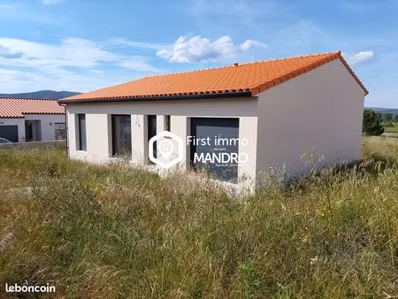 villa 5 pièces 110 m²