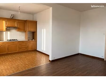 immeuble 13 pièces 250 m²