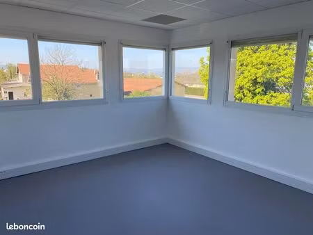 bureaux 100 m²