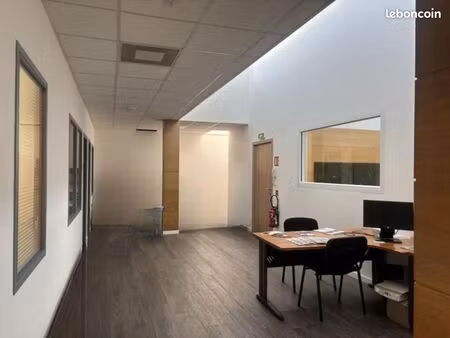 bureaux 135 m²