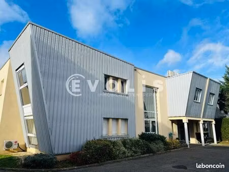 bureau 256 m²