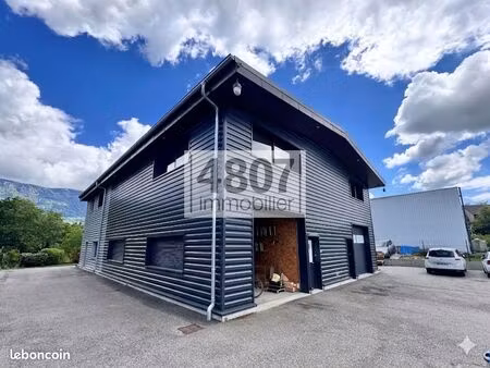 local industriel 170 m²