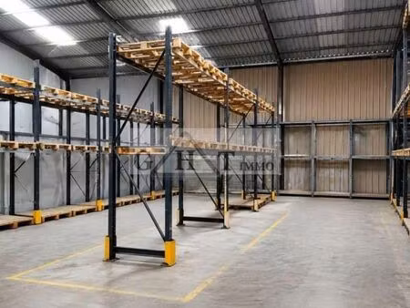 local industriel 426 m²