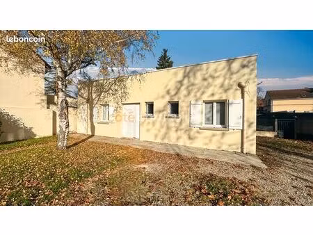 local commercial 140 m² brie comte robert