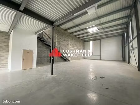 local d'activite 378 m² fenouillet
