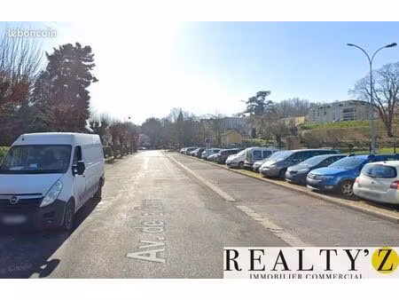 local commercial 326 m²