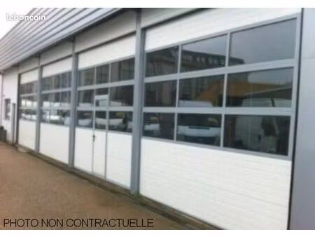 local d'activité 700 m²