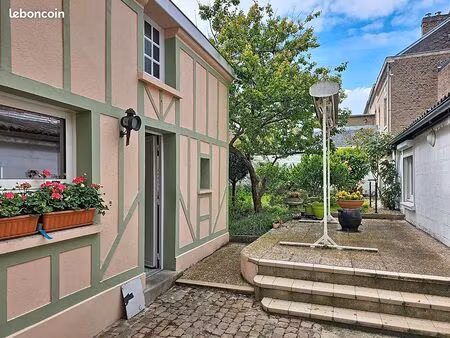 maison 11 pièces 247 m²