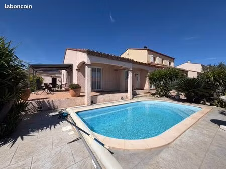 maison 5 pièces plein pied piscine jardin