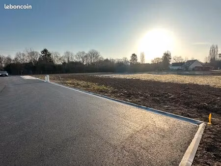 terrain 700 m² maisse
