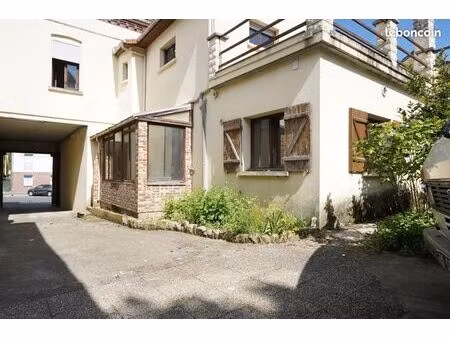 immeuble 10 pièces 201 m²