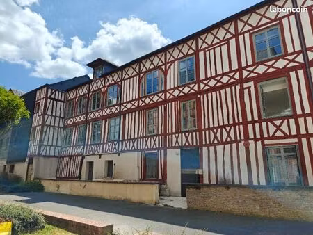 immeuble rénové de 12 logements – 8 6 % de rentabilité actuelle / + fort potentiel à 6 ans