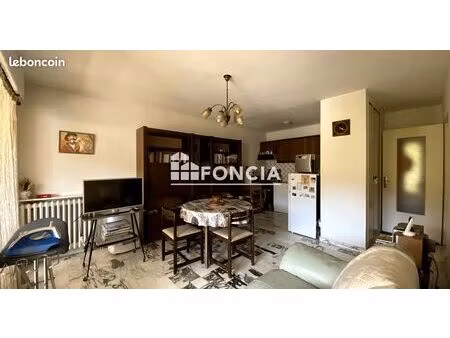 rare/ t2/ dernier etage/ cellier/ parking/ ascenseur