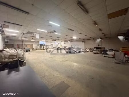 local industriel 1 230 m²