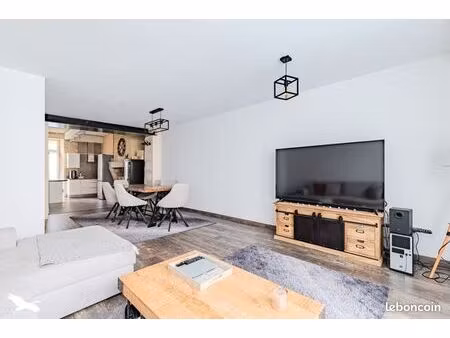 maison 5 pièces 195 m²