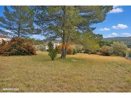 terrain 3 628 m² le val