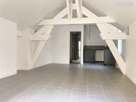 studio 1 pièce 27 m²
